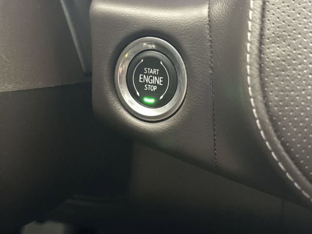 Used 2022 GMC Yukon SLT w/ SLT Premium Package image 17