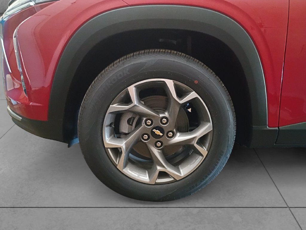 New 2026 Chevrolet Trax LT w/ Sunroof Package FWD image 14