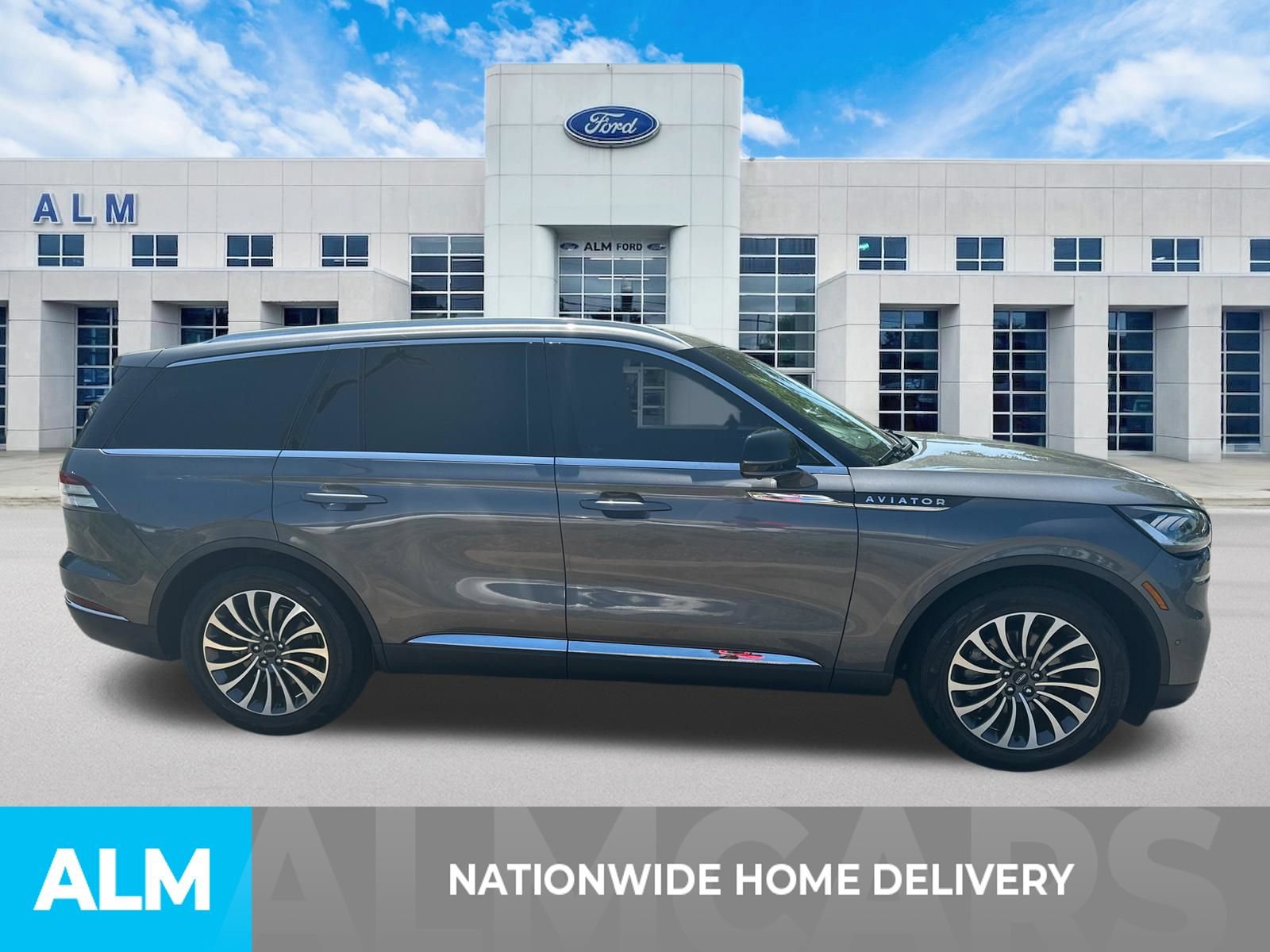 Used 2021 Lincoln Aviator Reserve w/ Class IV Trailer Tow Package RWD image 4