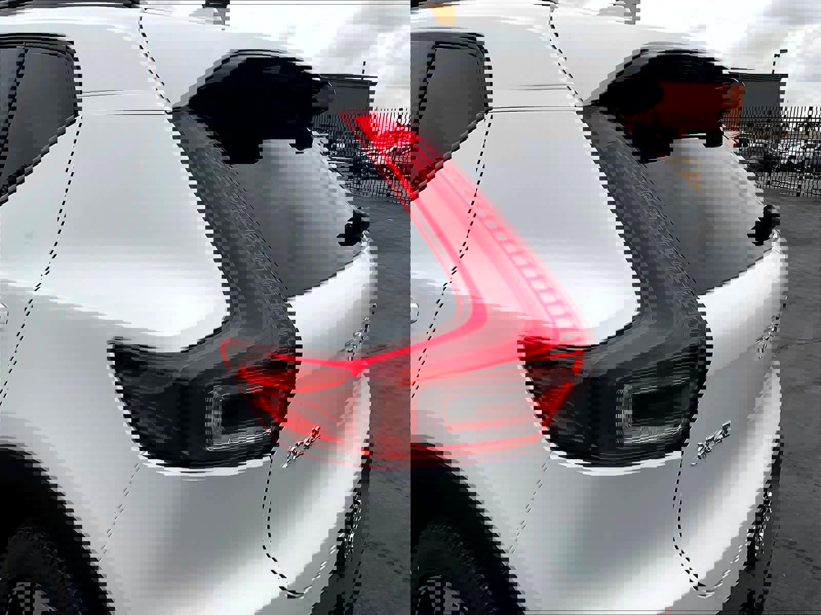 New 2026 Volvo XC40 B4 Plus w/ Climate Package image 25