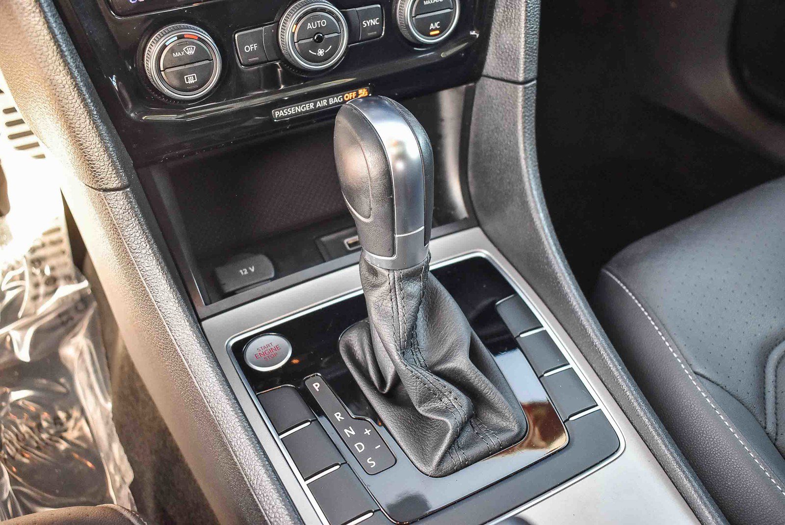 Used 2020 Volkswagen Passat 2.0T R-Line image 17