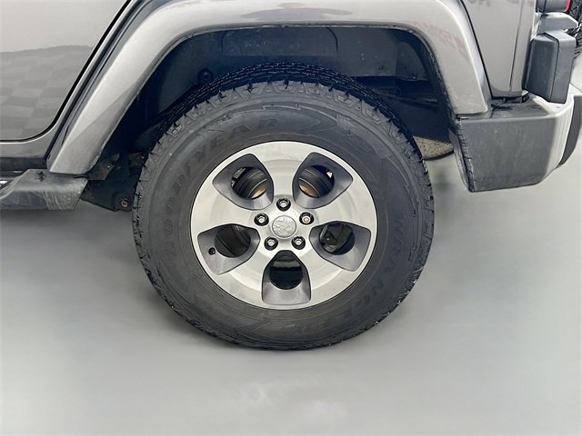 Used 2017 Jeep Wrangler Unlimited Sahara w/ Connectivity Group image 31