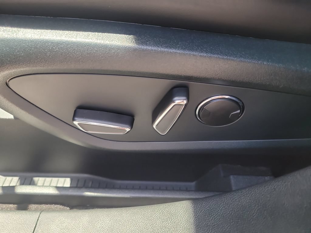 Certified 2021 Lincoln Nautilus Reserve FWD image 18