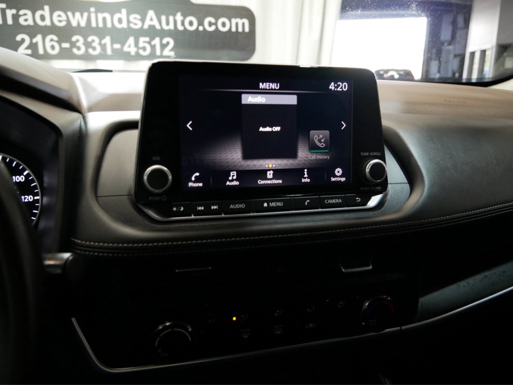 Used 2023 Nissan Rogue S AWD/4WD image 16