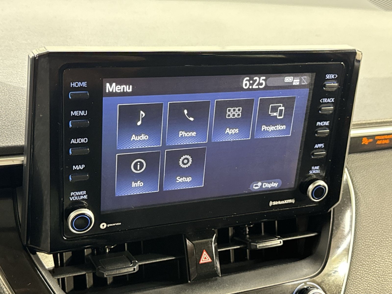 Used 2022 Toyota Corolla LE FWD image 30