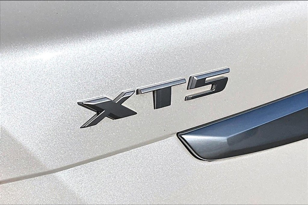 Used 2018 Cadillac XT5 Premium Luxury w/ Driver Assist Package image 31