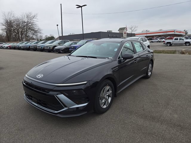 New 2026 Hyundai Sonata SE FWD image 2