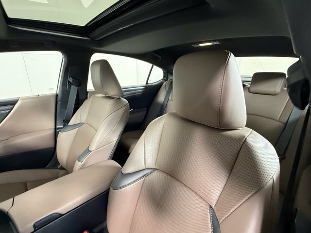 Certified 2025 Lexus ES 300h 300h w/ Premium Package image 13