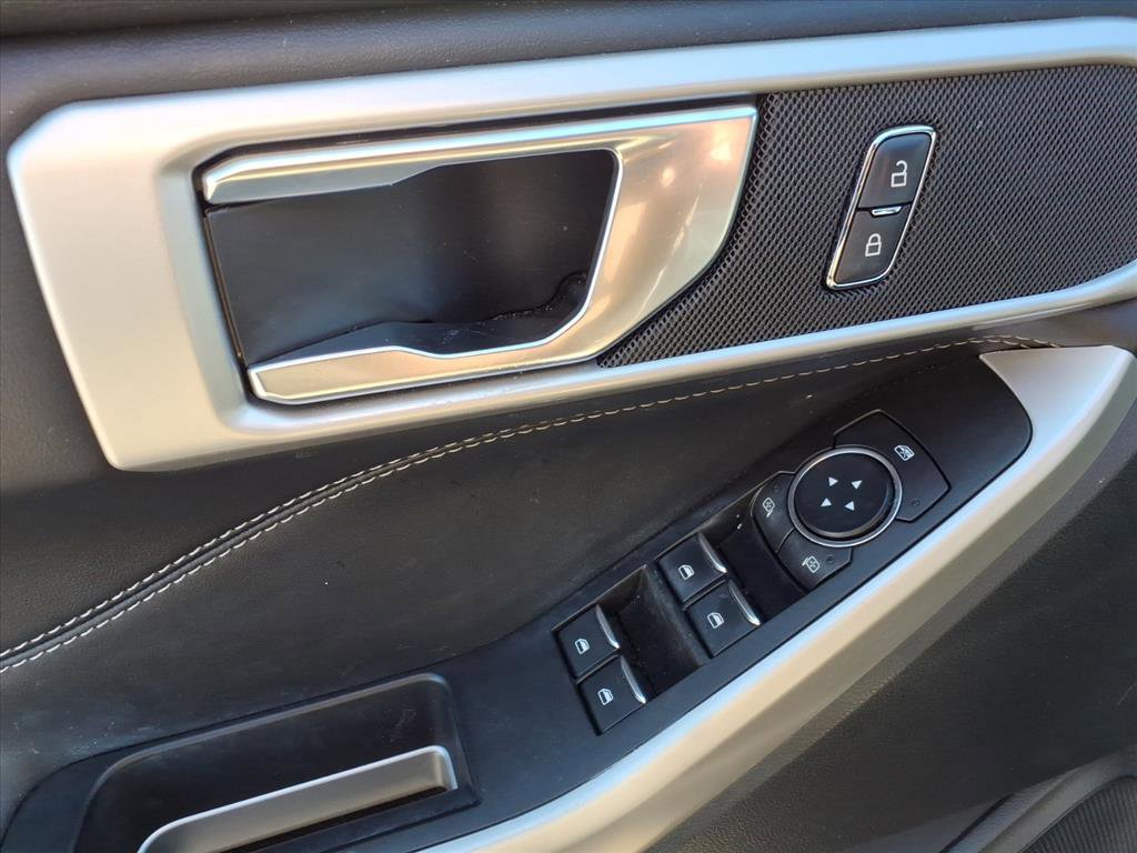 Used 2022 Ford Explorer XLT w/ Equipment Group 202A image 24