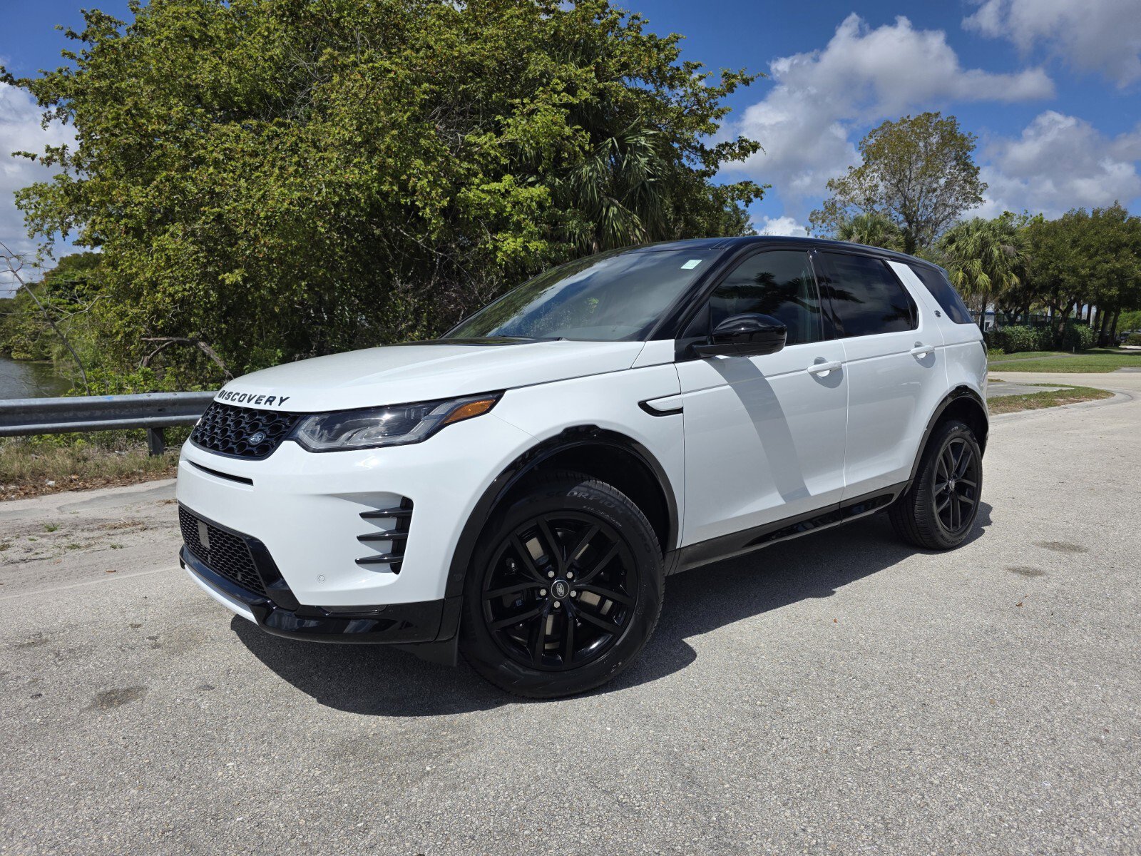 New 2026 Land Rover Discovery Sport Landmark