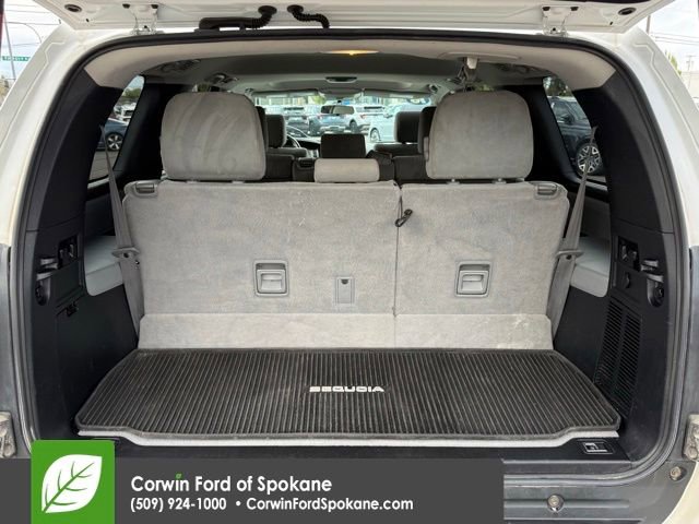 Used 2016 Toyota Sequoia SR5 AWD/4WD image 16