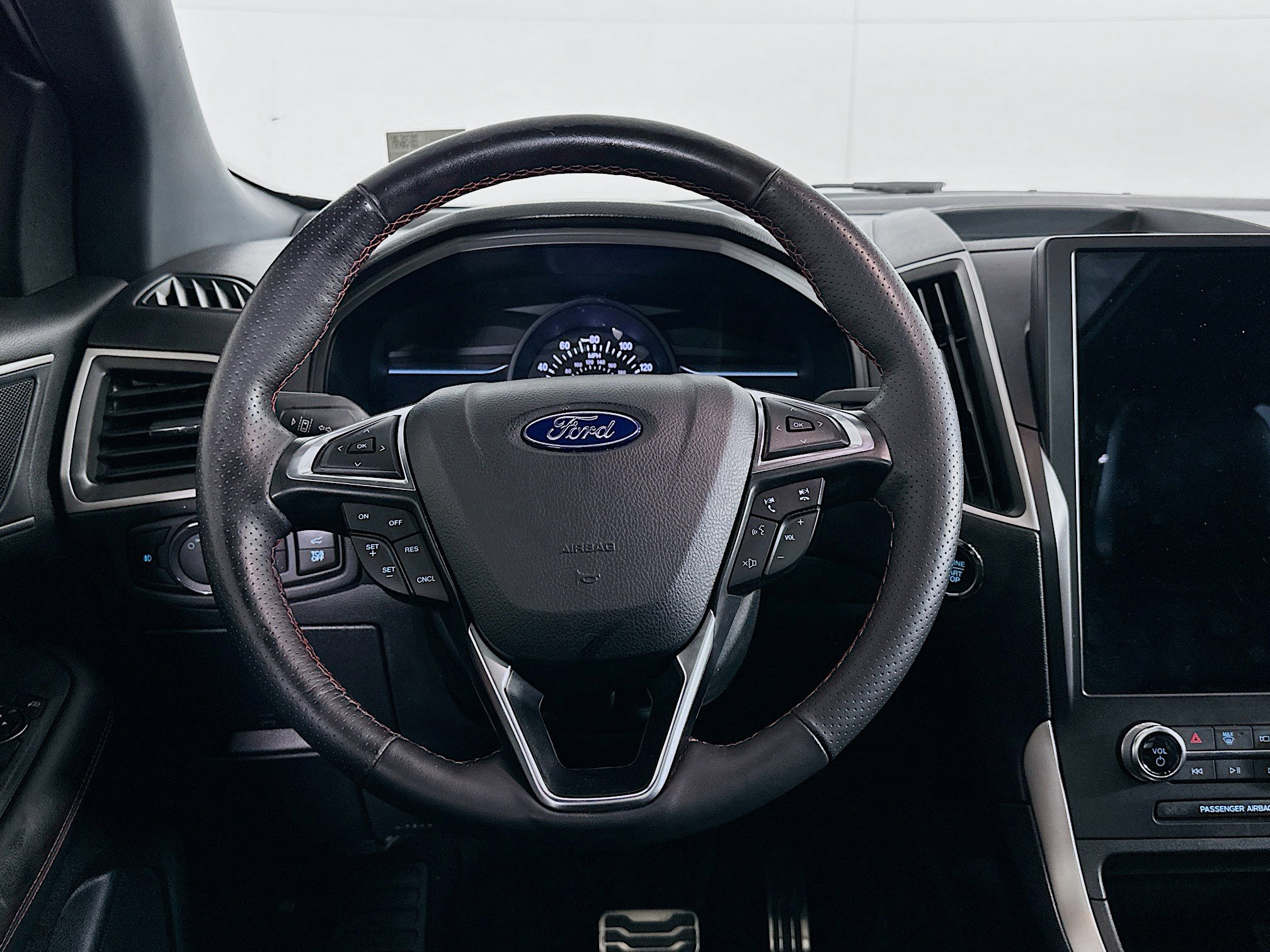 Used 2024 Ford Edge ST-Line image 18