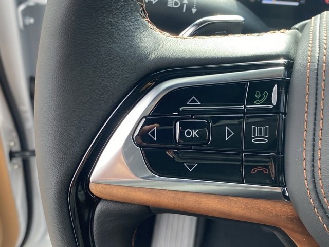 New 2025 Jeep Grand Cherokee Summit image 18