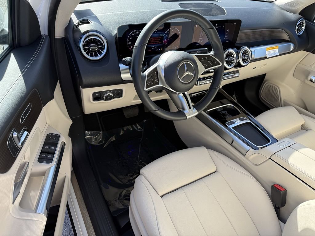 Certified 2025 Mercedes-Benz GLB 250 4MATIC image 16