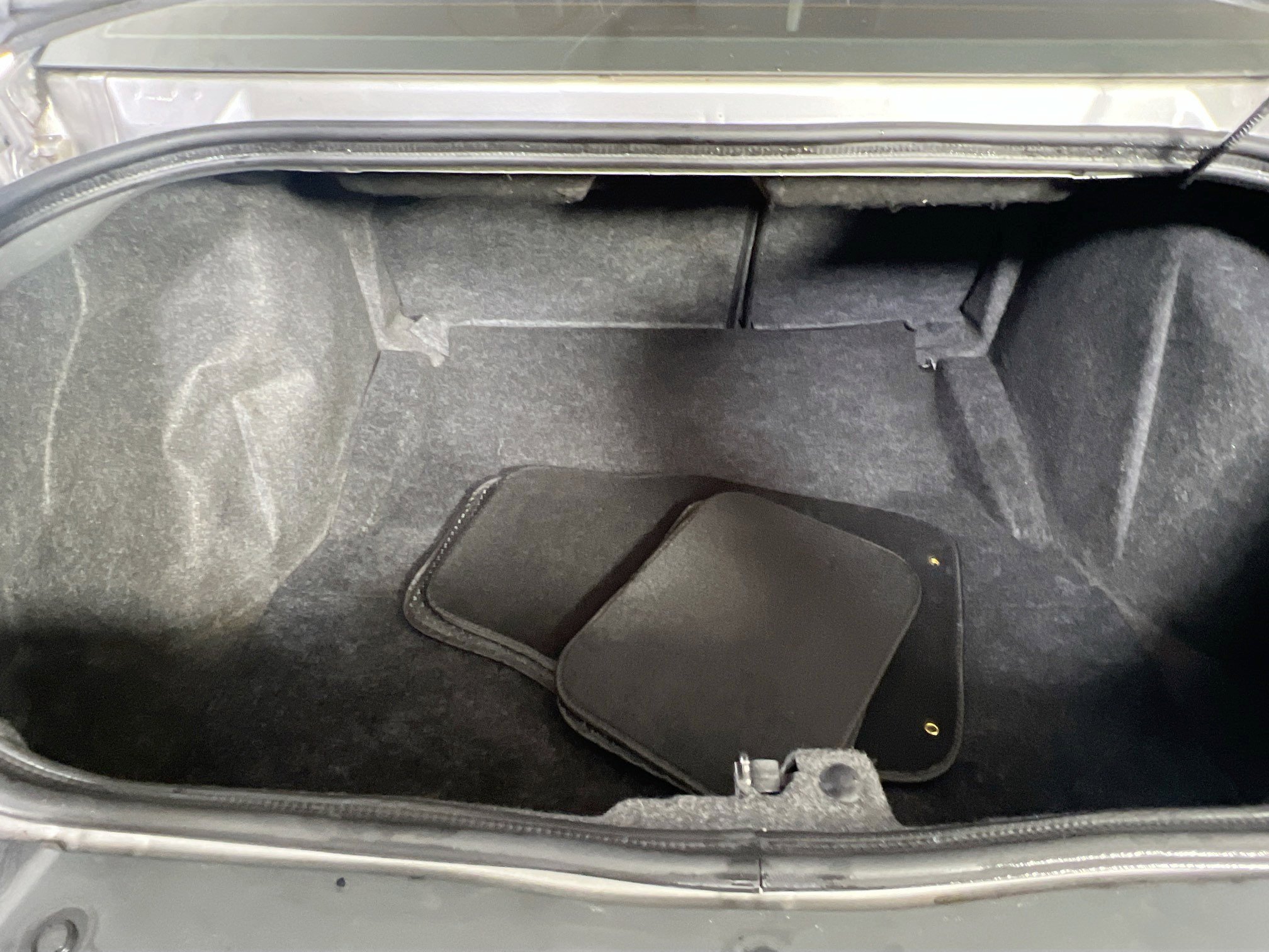 Used 2014 Dodge Challenger SRT8 w/ Harman/Kardon Audio Group image 24