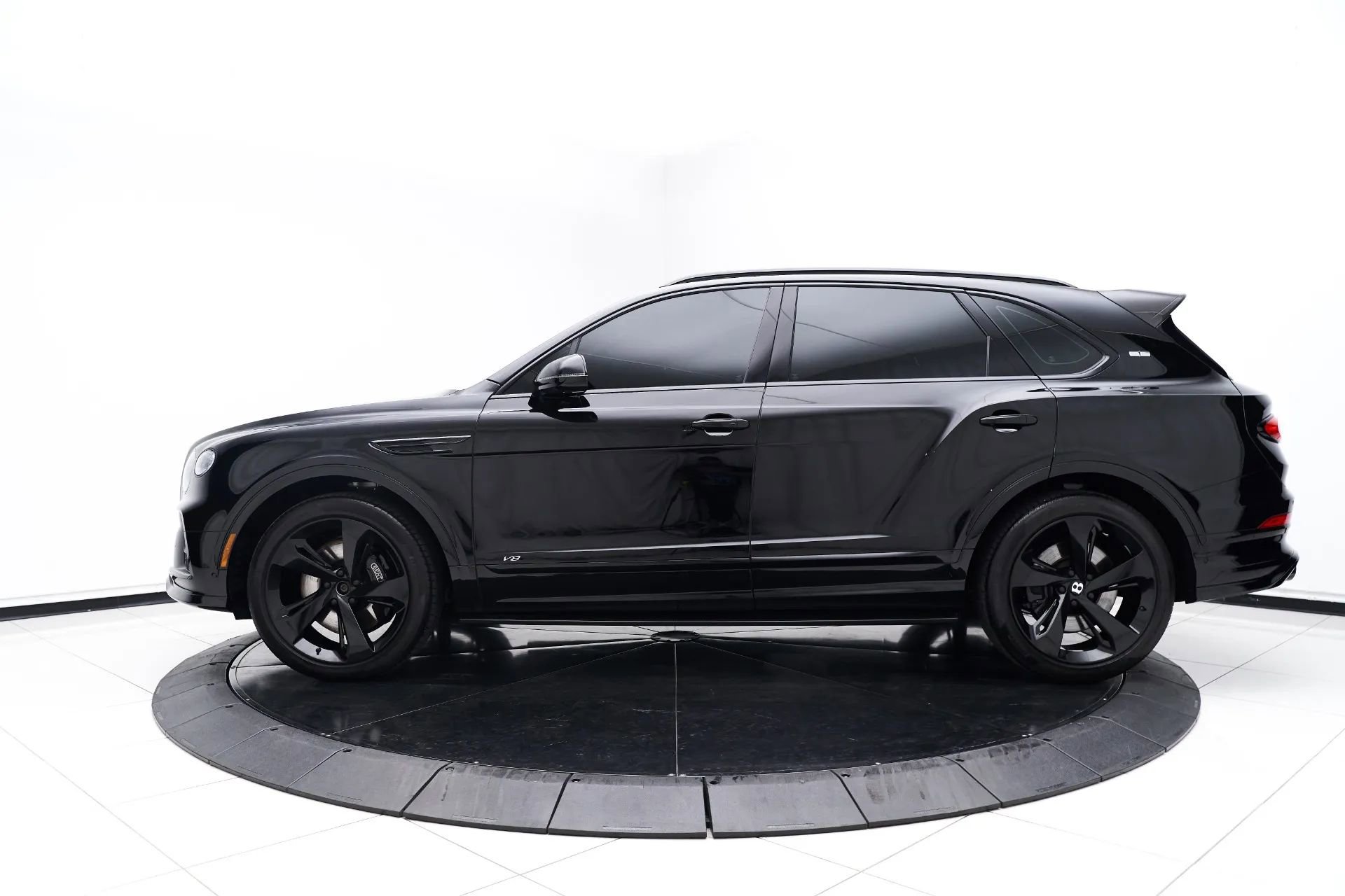 Used 2021 Bentley Bentayga w/ First Edition Specification AWD/4WD image 16