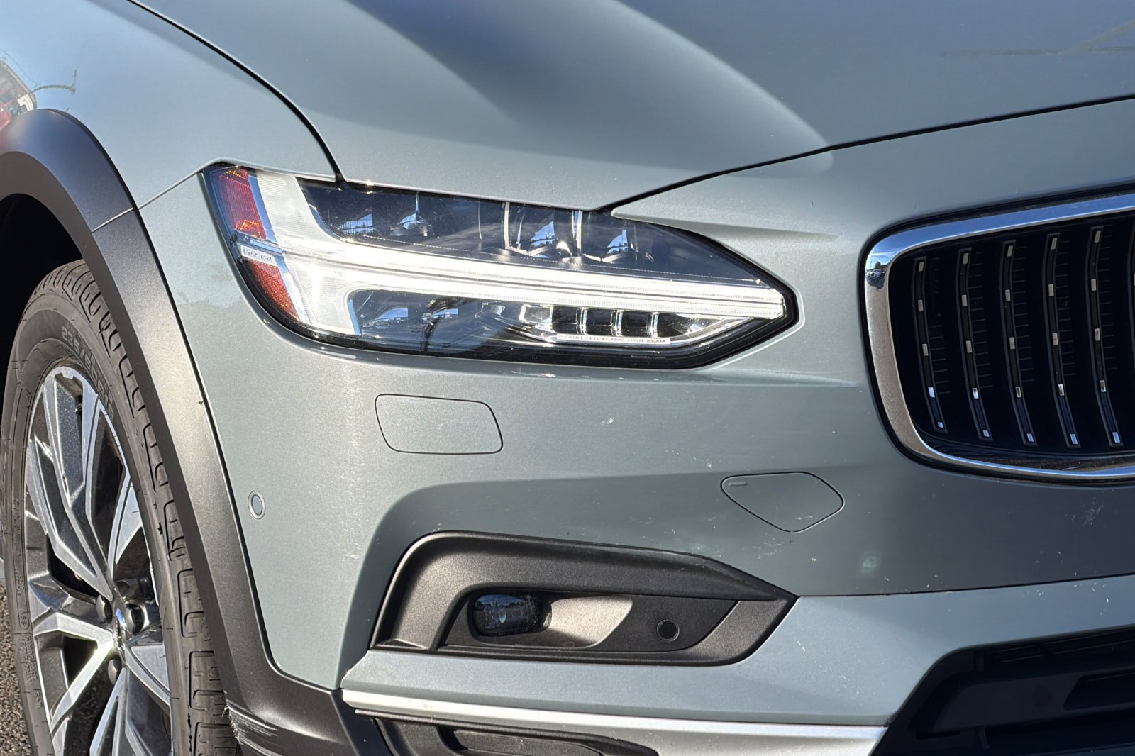 Used 2022 Volvo V90 B6 Cross Country AWD/4WD image 43