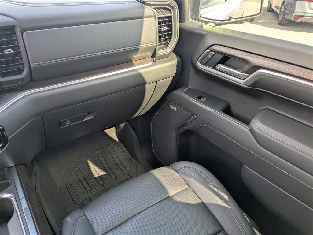 Used 2022 GMC Sierra 1500 SLT w/ SLT Premium Plus Package image 17