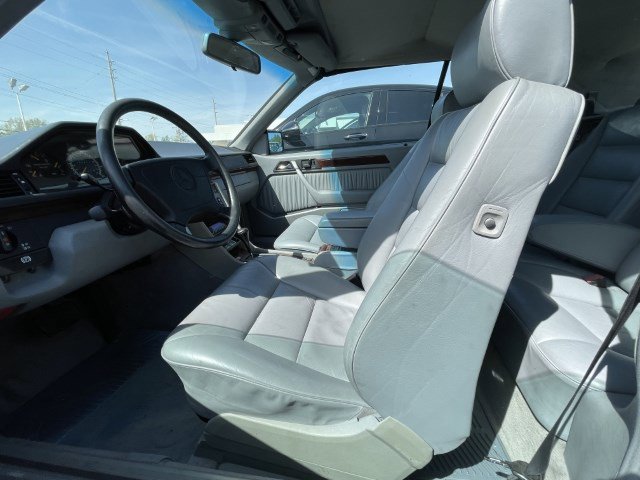 Used 1994 Mercedes-Benz E 320 Convertible image 21