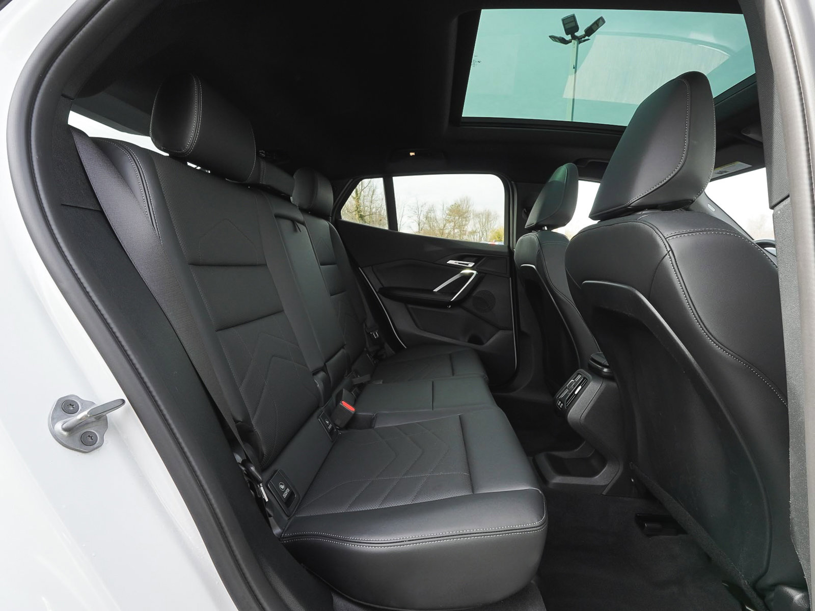 Used 2025 BMW X2 xDrive28i image 36