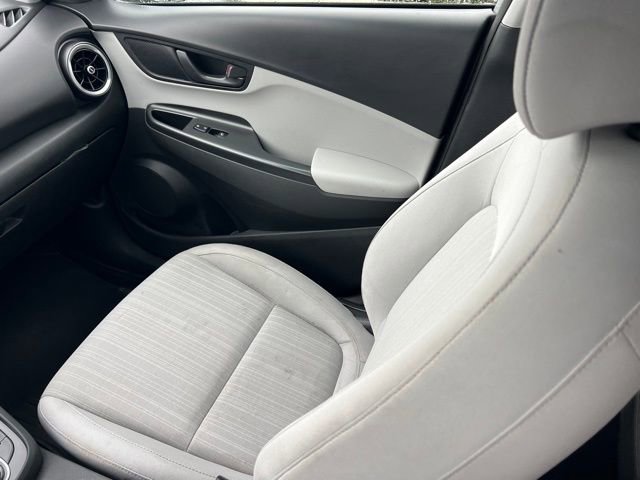 Used 2022 Hyundai Kona SEL image 12