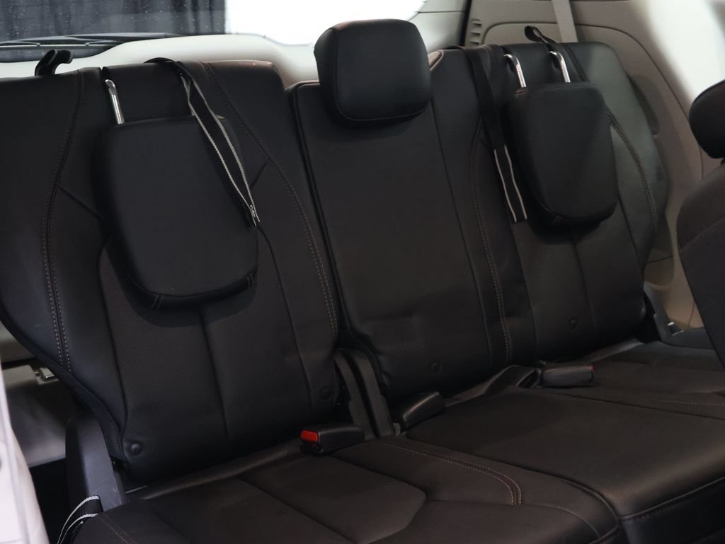 Used 2020 Chrysler Pacifica Touring-L Plus FWD image 13