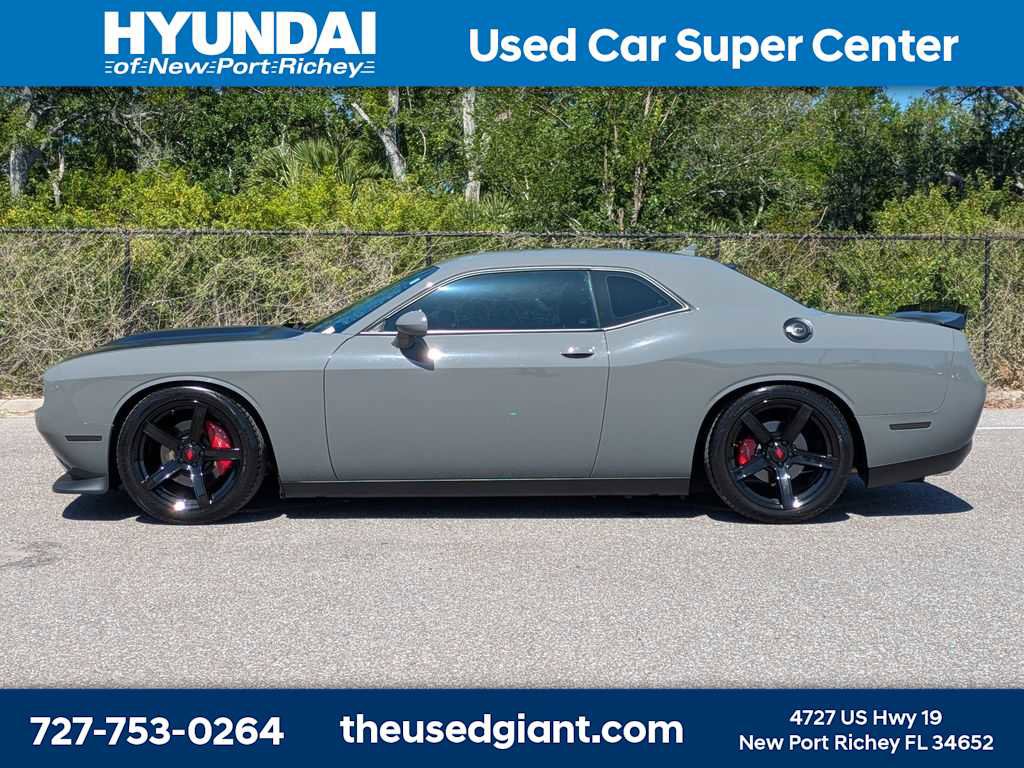 Used 2023 Dodge Challenger R/T w/ Plus Package RWD image 2