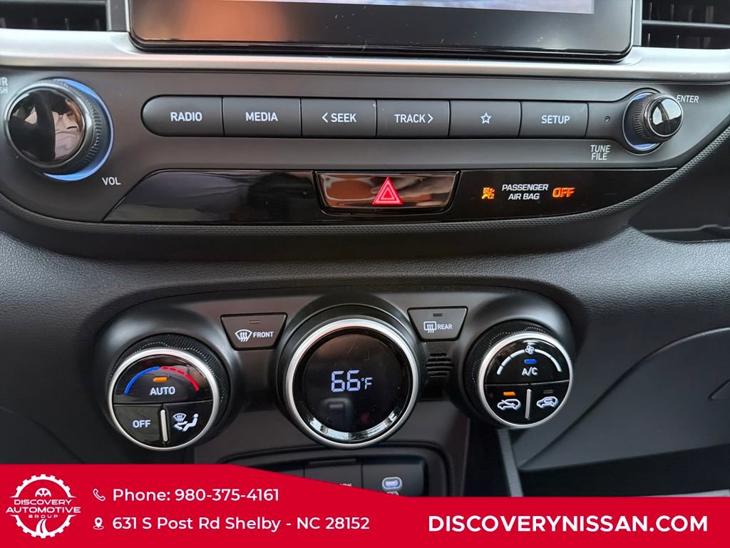 Used 2023 Hyundai Venue SEL image 20