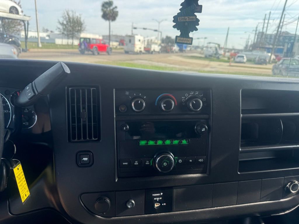 Used 2014 GMC Savana 3500 LS image 17
