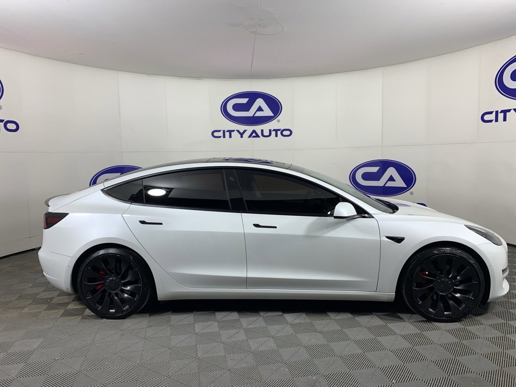 Used 2022 Tesla Model 3 Performance image 2