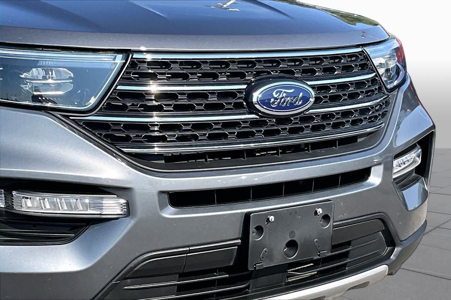 Used 2023 Ford Explorer XLT w/ Equipment Group 202A RWD image 27