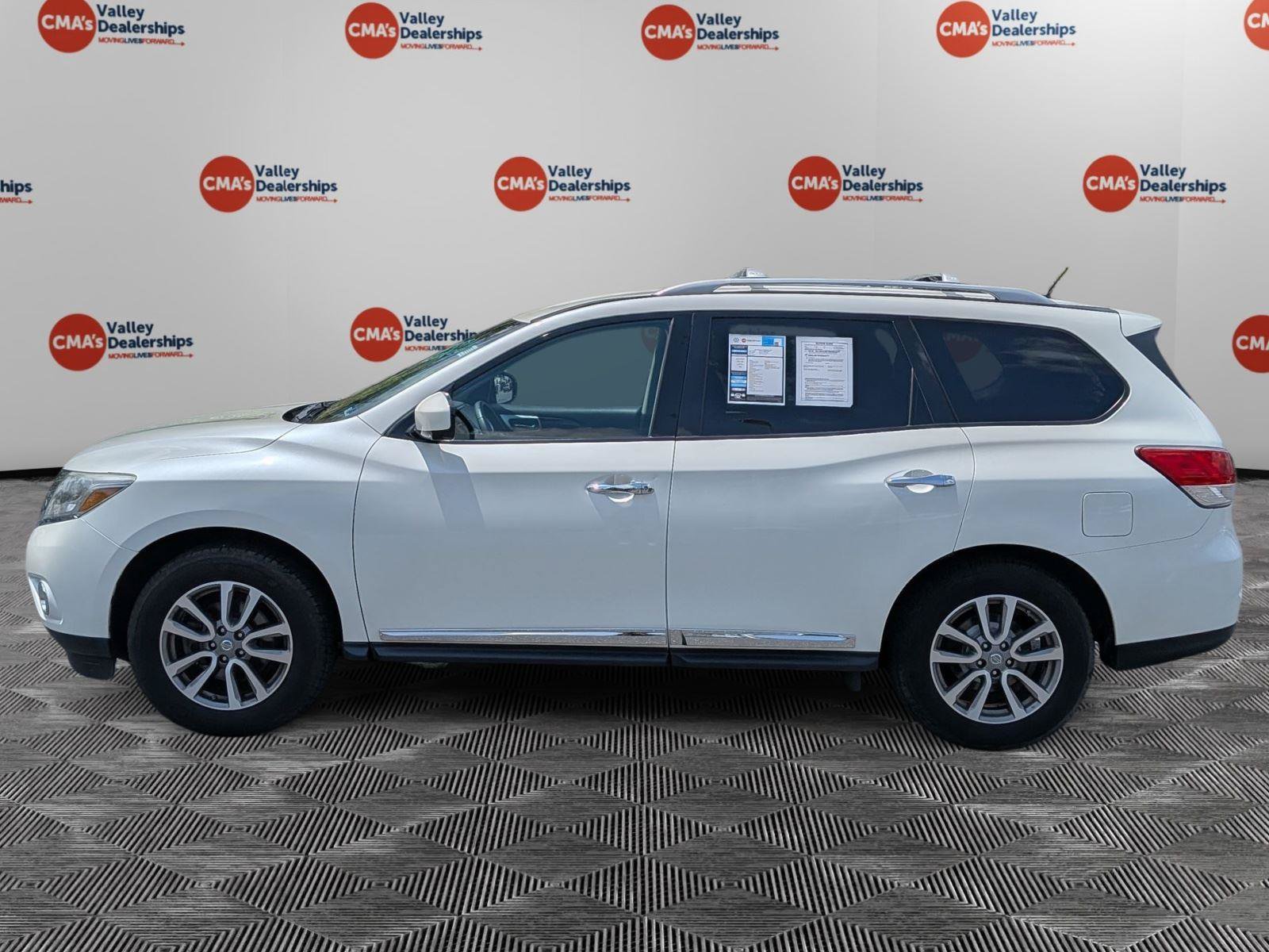 Used 2015 Nissan Pathfinder SL w/ SL Tech Package FWD image 24