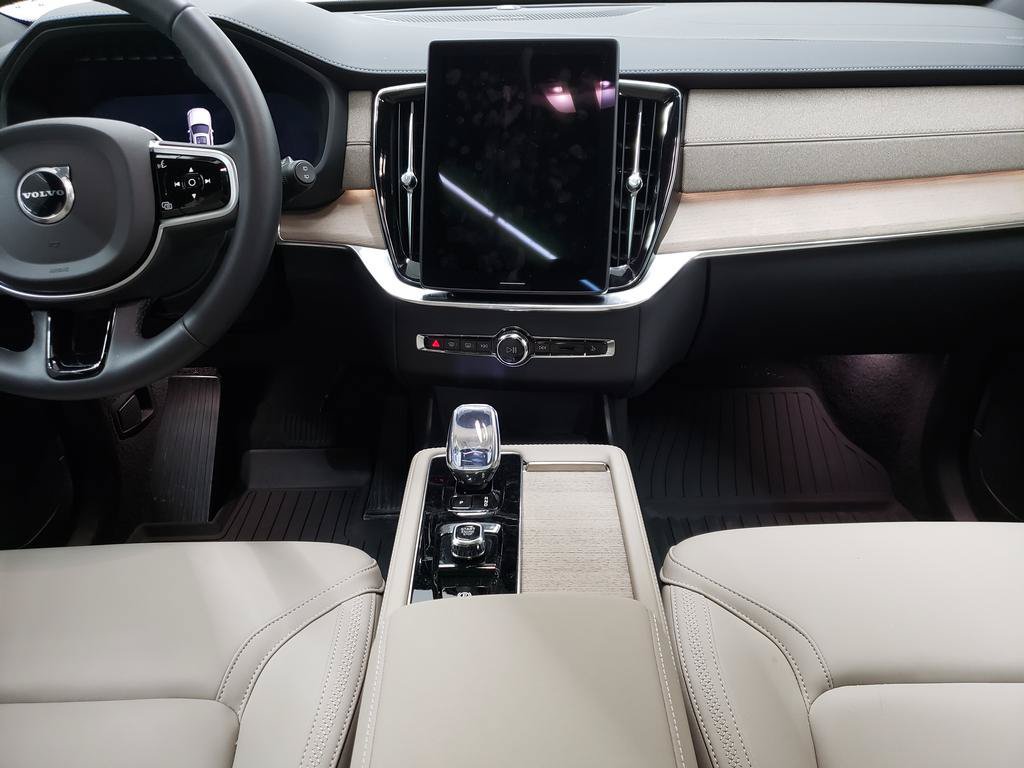 New 2026 Volvo XC90 B6 Plus w/ Protection Package Premier AWD/4WD image 9