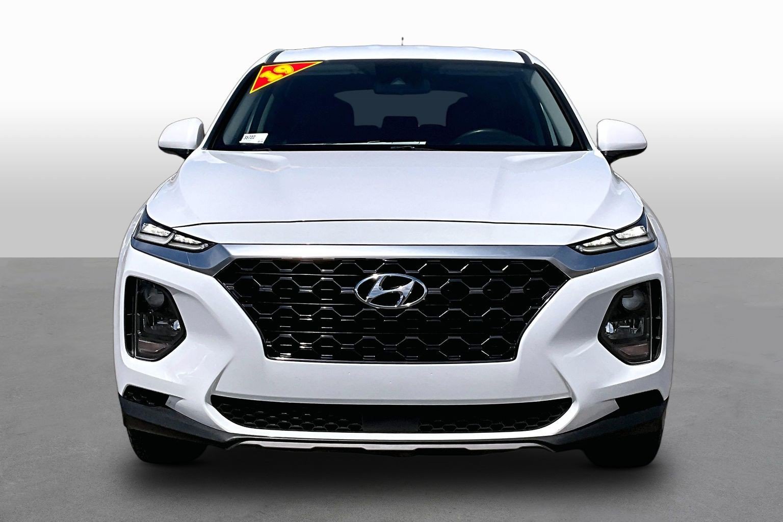 Used 2019 Hyundai Santa Fe SE FWD image 3