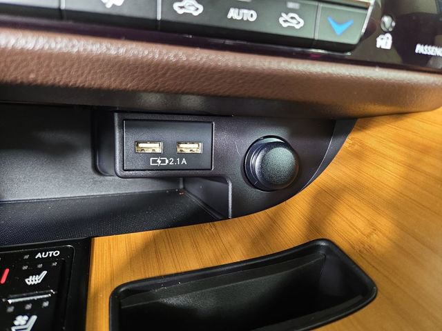 Used 2020 Lexus RX 450h AWD w/ Premium Package image 28