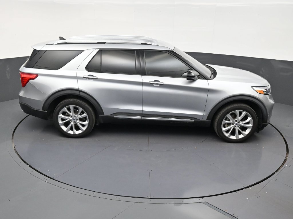 Used 2022 Ford Explorer Platinum w/ Equipment Group 601A AWD/4WD image 17