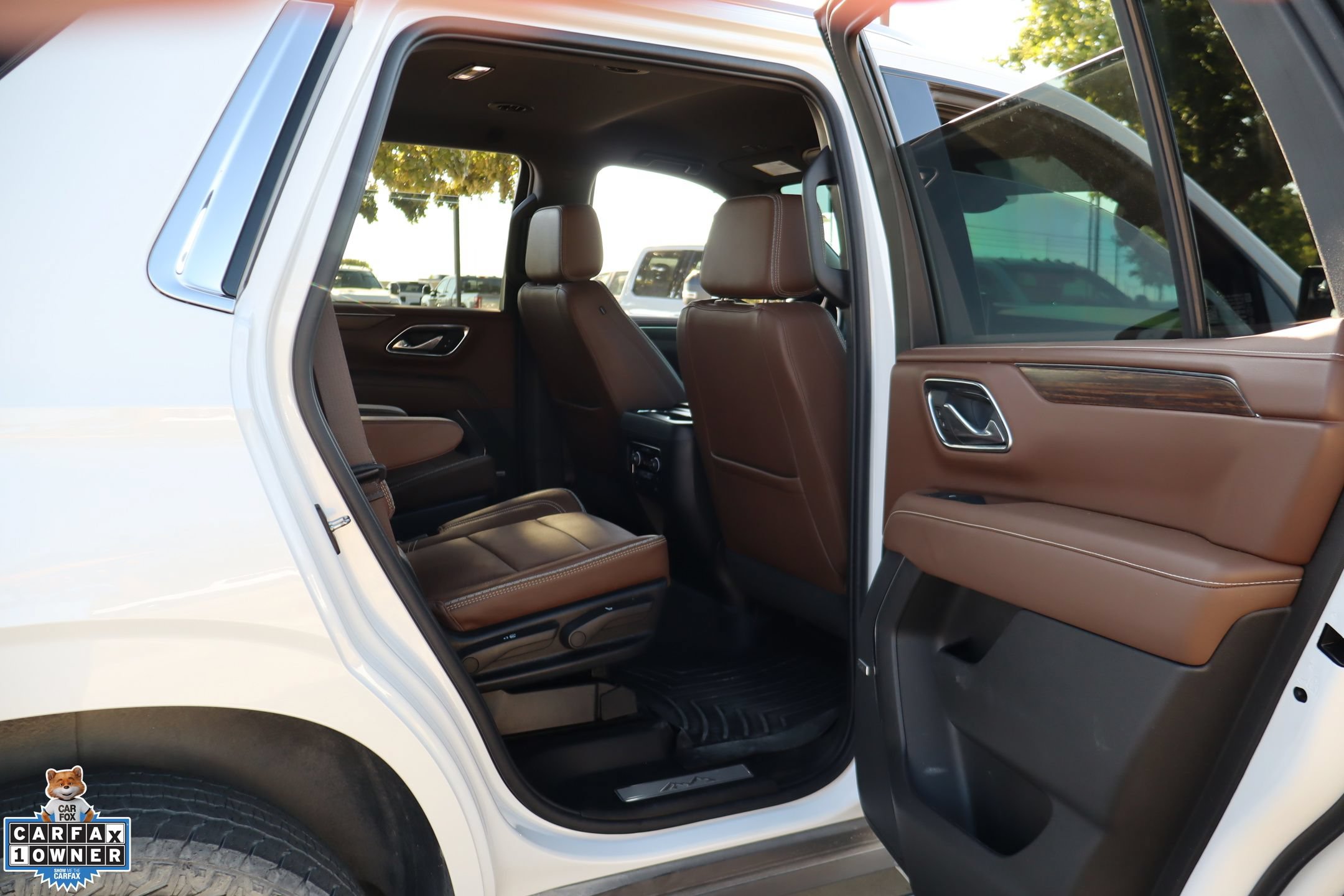 Used 2024 Chevrolet Tahoe High Country AWD/4WD image 32