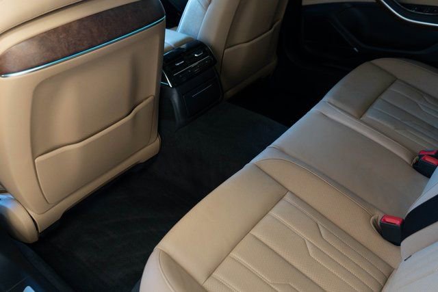 Used 2021 Audi A8 L 4.0T image 23