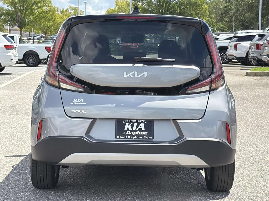 Used 2025 Kia Soul LX w/ LX Technology Package FWD image 28