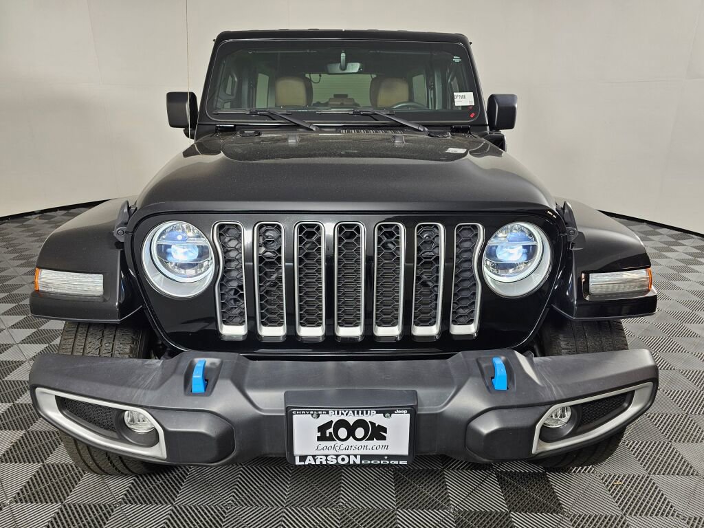 Used 2022 Jeep Wrangler Unlimited Sahara 4xe image 8