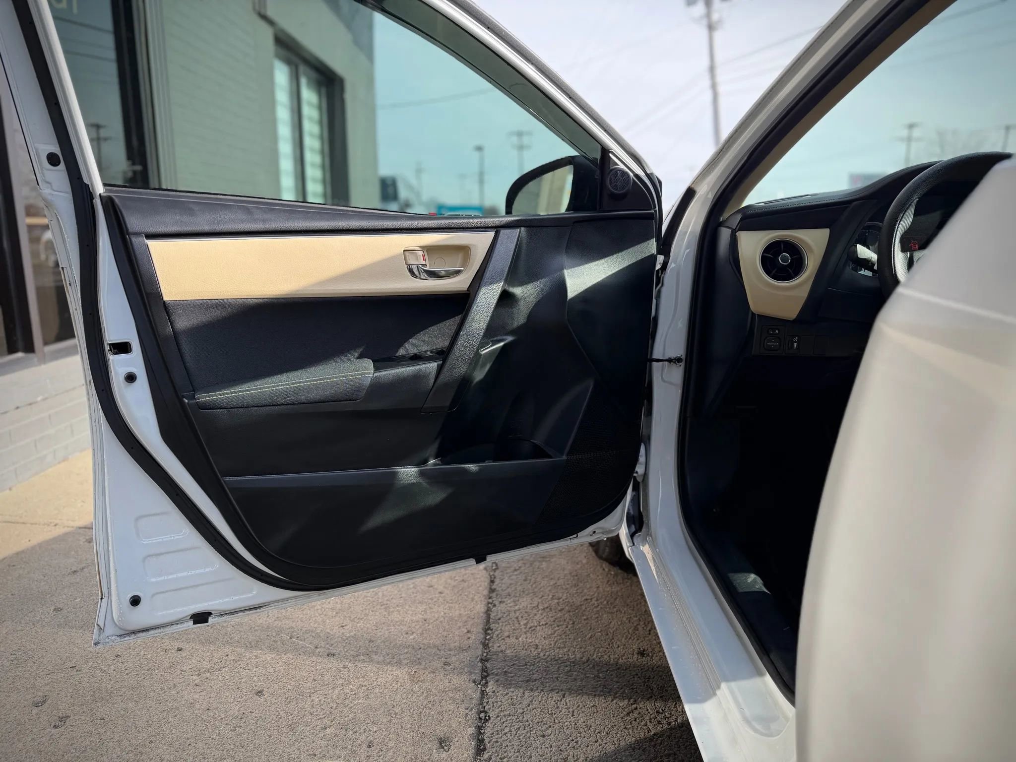 Used 2017 Toyota Corolla SE image 7