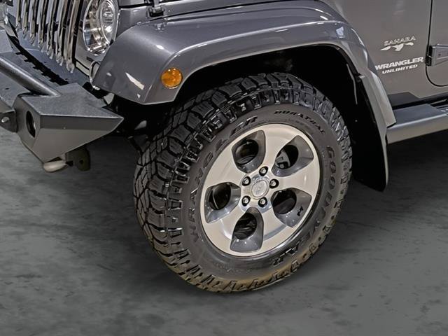 Used 2017 Jeep Wrangler Unlimited Sahara w/ Trailer Tow Group AWD/4WD image 9