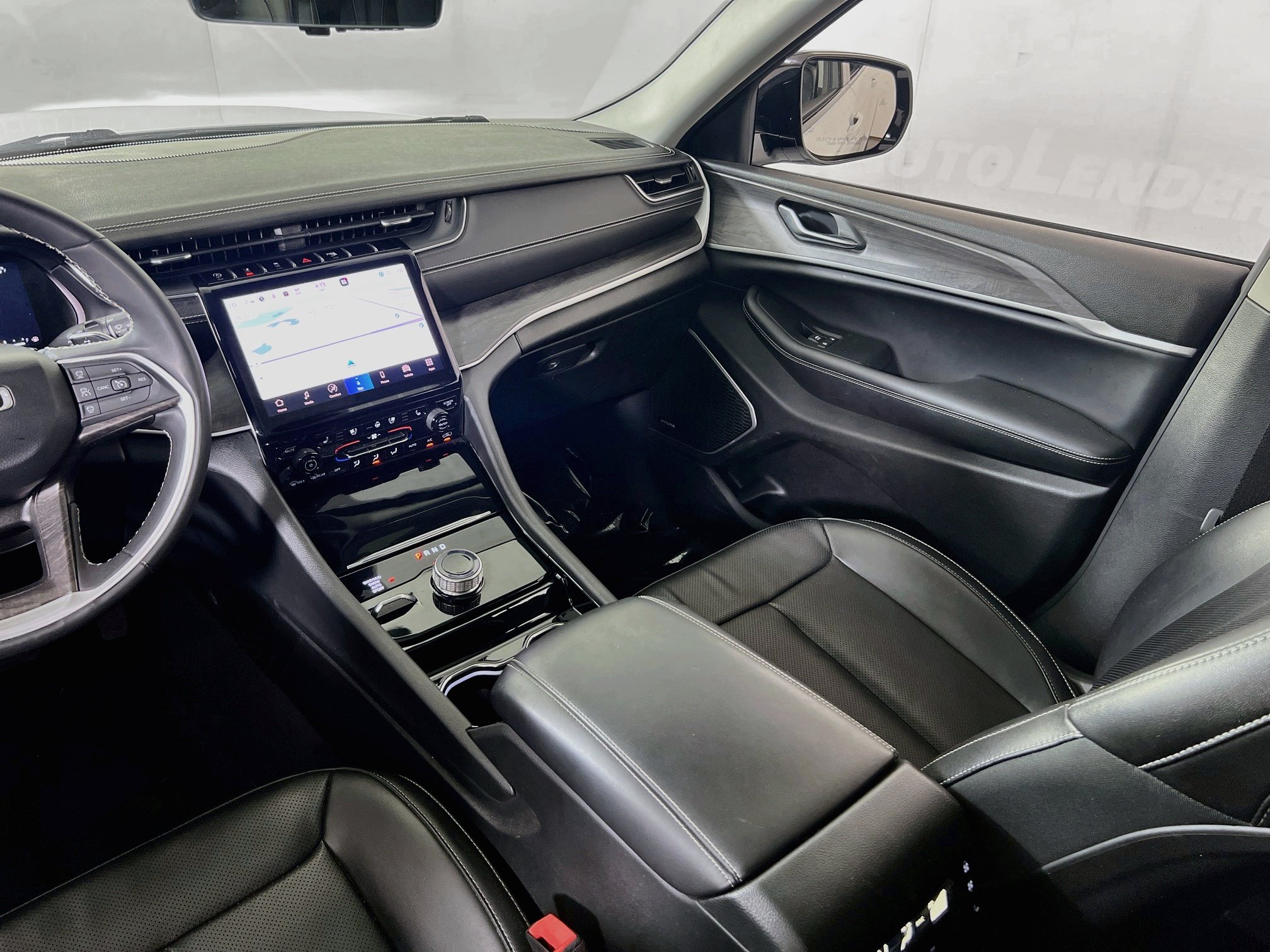 Used 2023 Jeep Grand Cherokee L Limited w/ Luxury Tech Group II AWD/4WD image 24