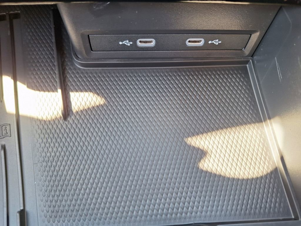 New 2026 Volkswagen Atlas SE image 17