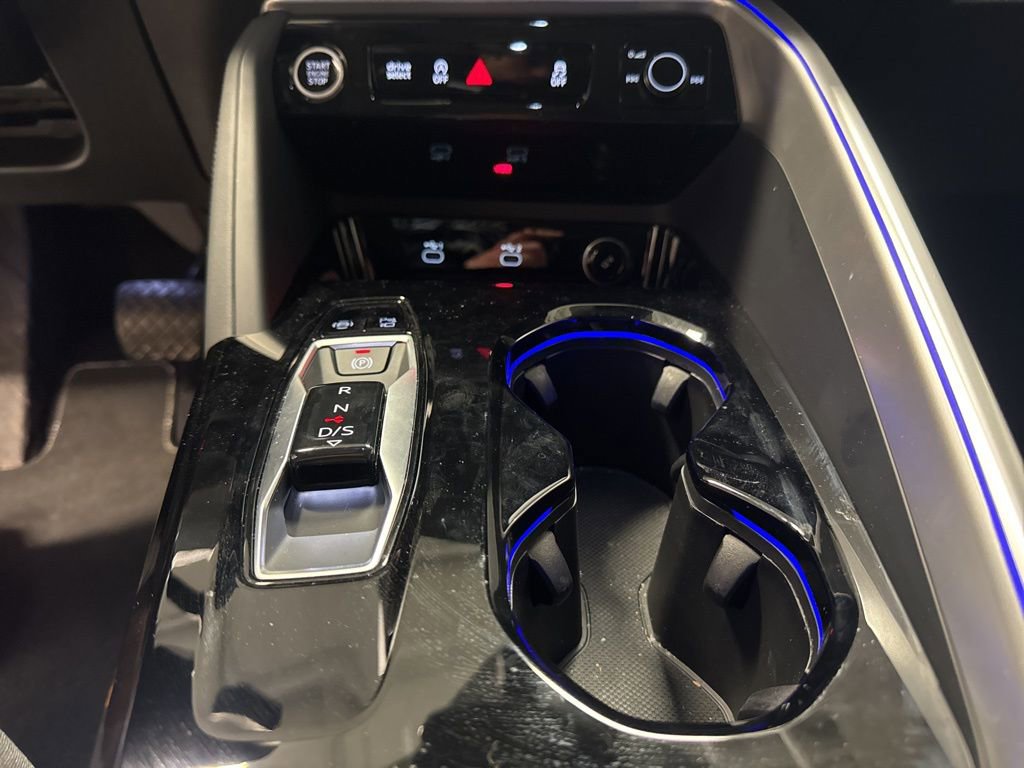 Used 2025 Audi Q5 Premium w/ Convenience Package image 19