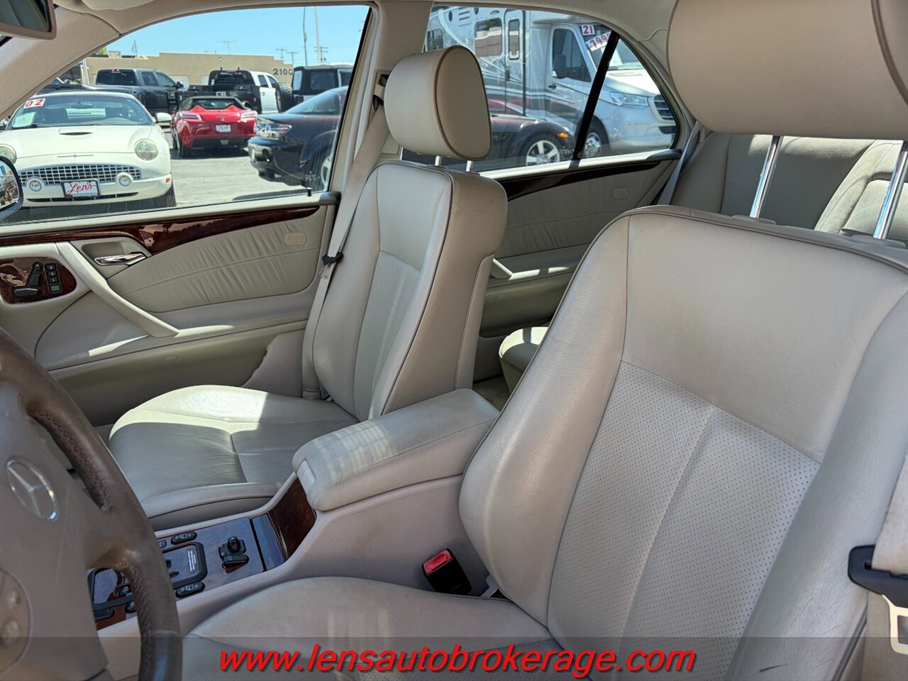 Used 2000 Mercedes-Benz E 320 Sedan image 11