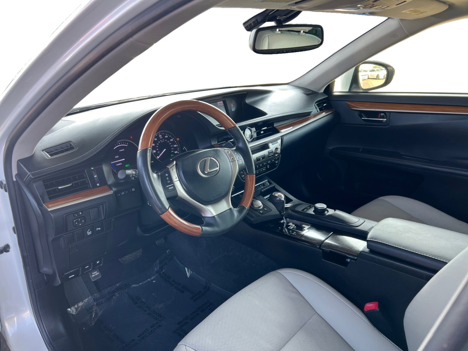 Used 2013 Lexus ES 300h image 9