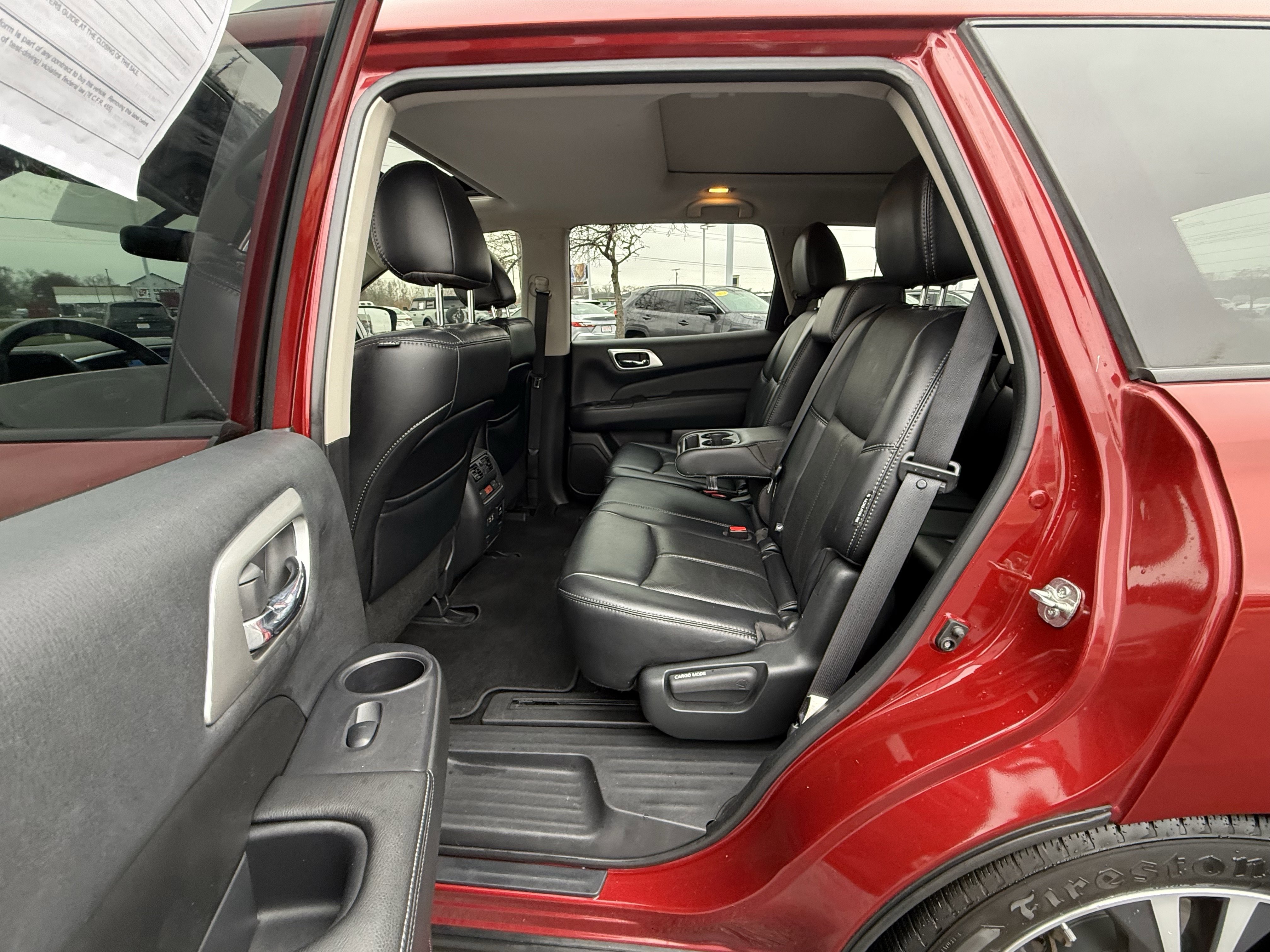 Used 2019 Nissan Pathfinder Platinum image 16
