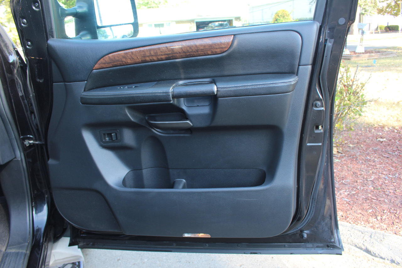 Used 2012 Nissan Armada SL w/ DVD FES Pkg image 42