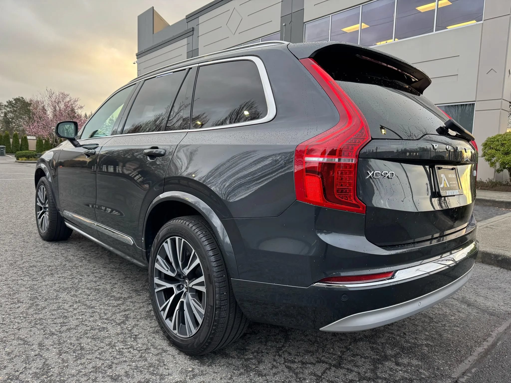 Used 2022 Volvo XC90 T8 Inscription Expression w/ Advanced Package AWD/4WD image 8